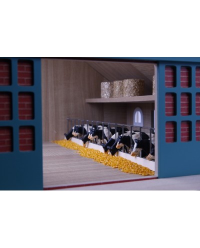 Wooden Farmhouse Toy Dollhouse