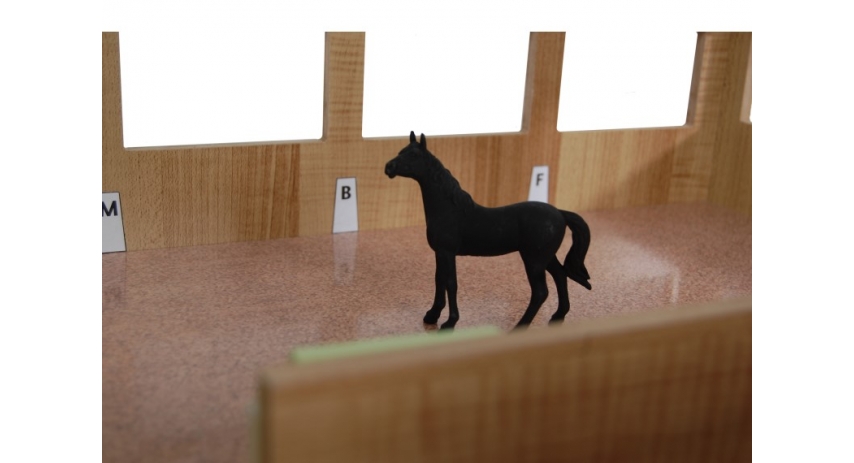 Kids Globe 1:32 Scale Wooden Horse stable Toy With 3 Stalls and Indoor Arena KG610271