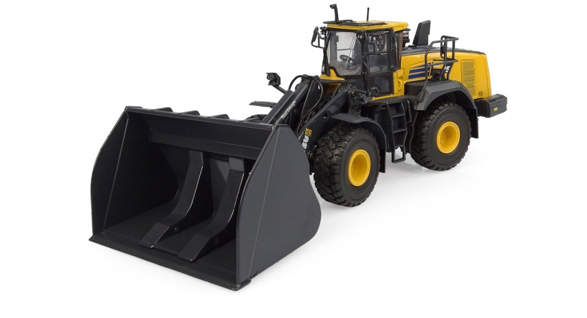 Universal Hobbies 1/50 Scale Komatsu WA475-10 Tool Linkage with High Dump Bucket Diecast Replica UH8171