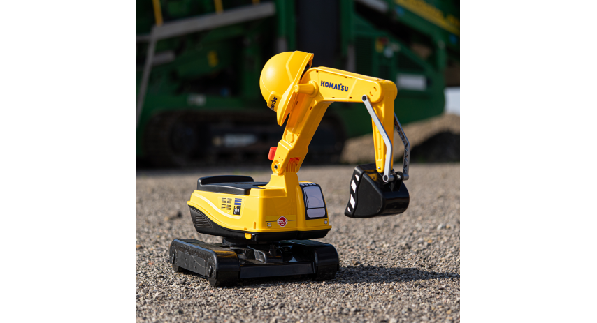 Komatsu Digger Excavator Ride-on Toy With Storage & Helmet, Construction Vehicle for Kids Ages +3 FA146